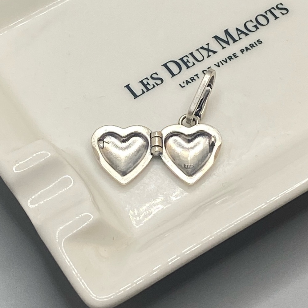 Silver Clare V locket charm - Picture 2 of 3
